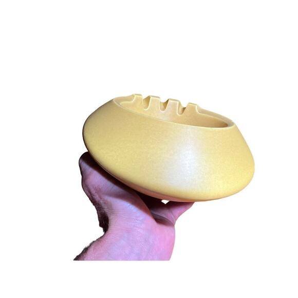 Vintage porcelain Hyalyn yellow ashtray. Retro.mcm. 12 USA. cork bottom.Bar.Home - Picture 2 of 7